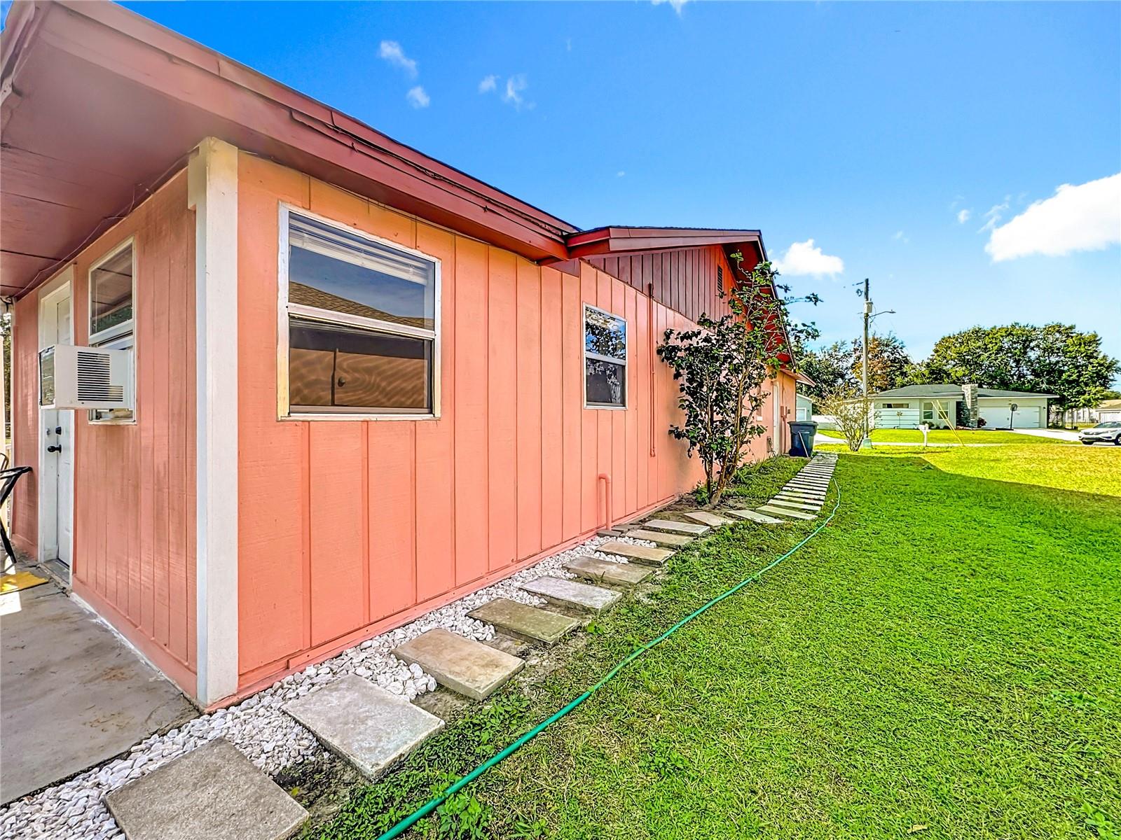 739 Dromedary Dr #efficiency Property Photo 5