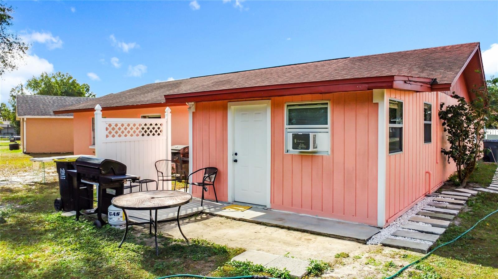 739 Dromedary Dr #efficiency Property Photo 6