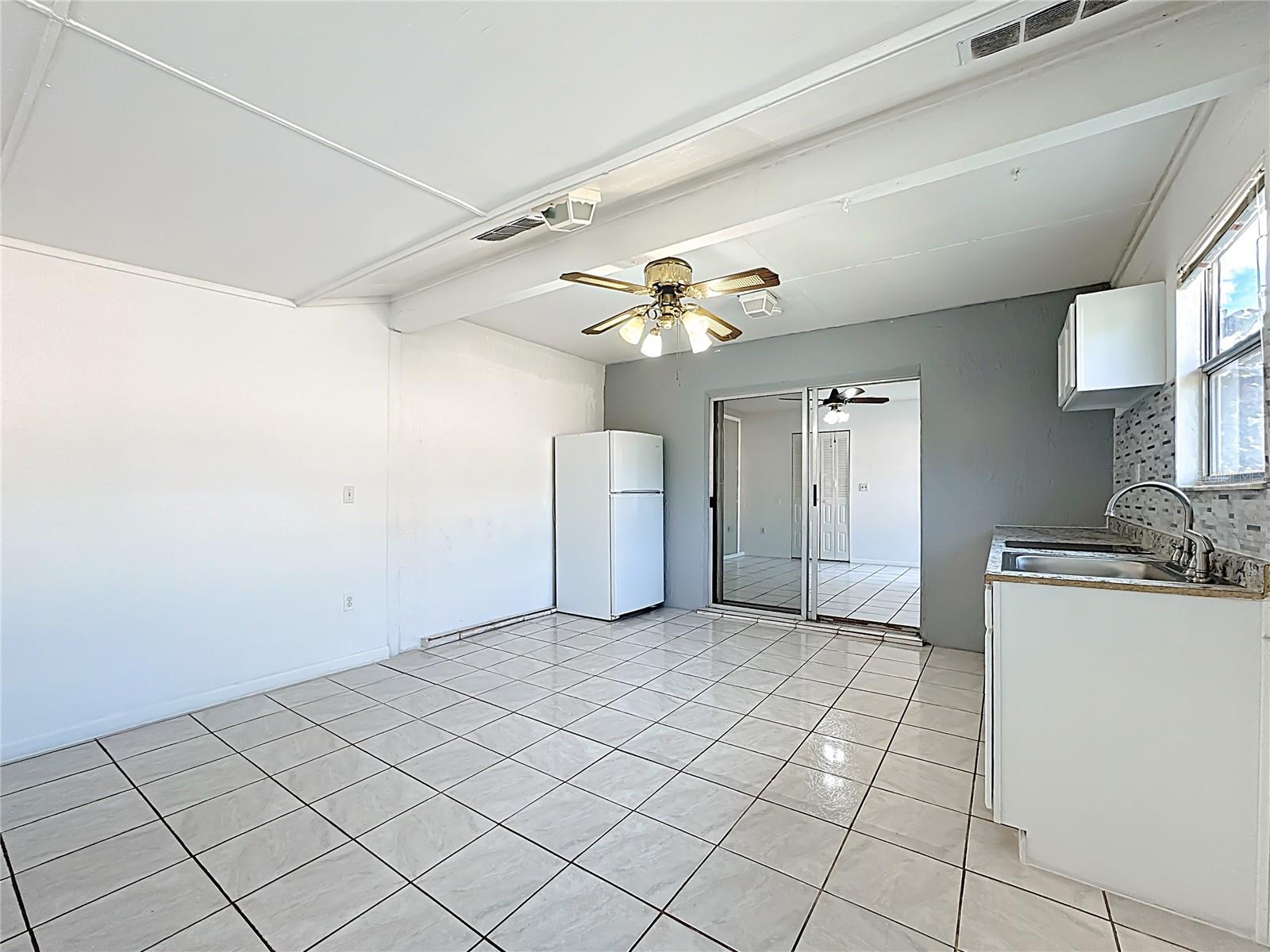 739 Dromedary Dr #efficiency Property Photo 7