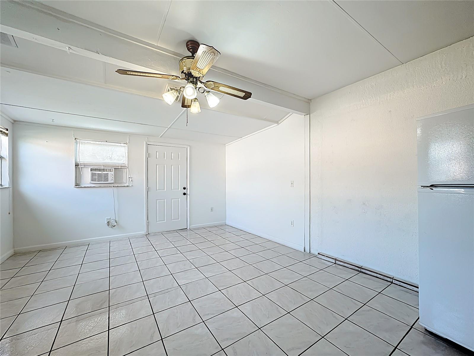 739 Dromedary Dr #efficiency Property Photo 8