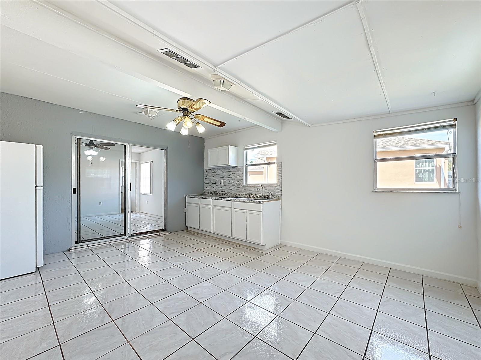 739 Dromedary Dr #efficiency Property Photo 11