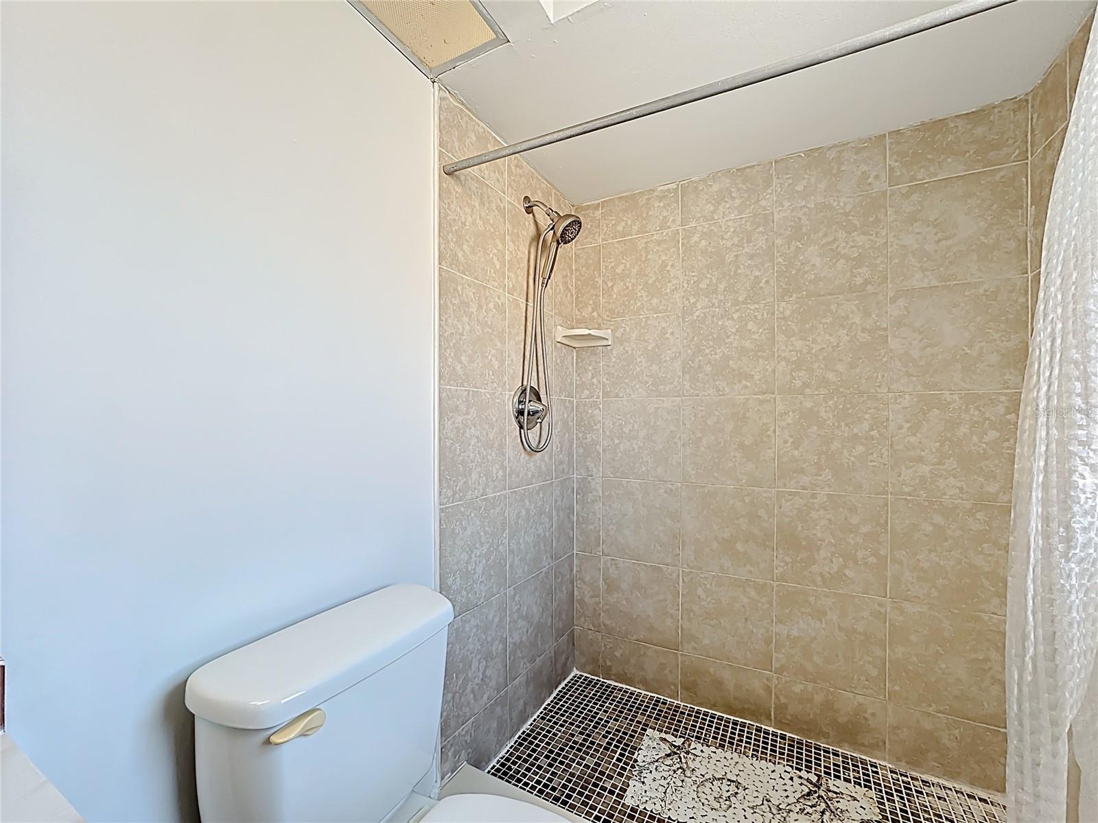 739 Dromedary Dr #efficiency Property Photo 17