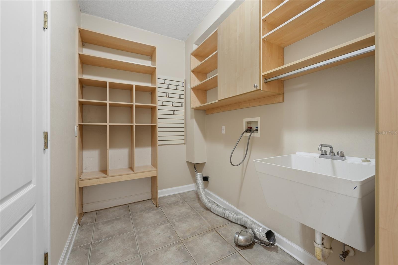 1200 Alberta St Property Photo 27