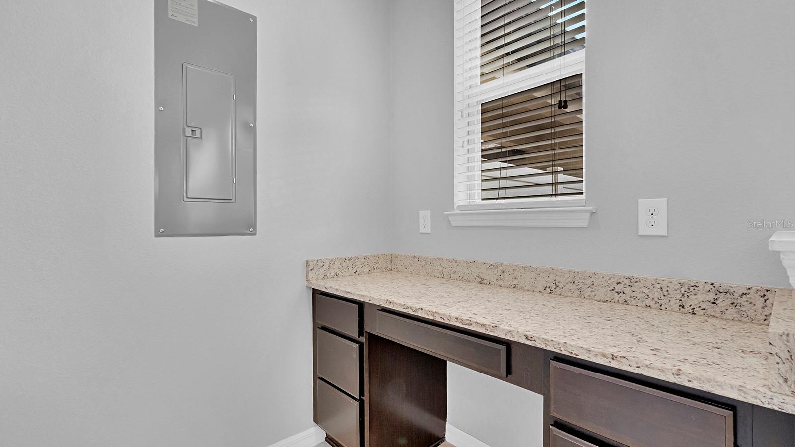 5044 Walker St Property Photo 10
