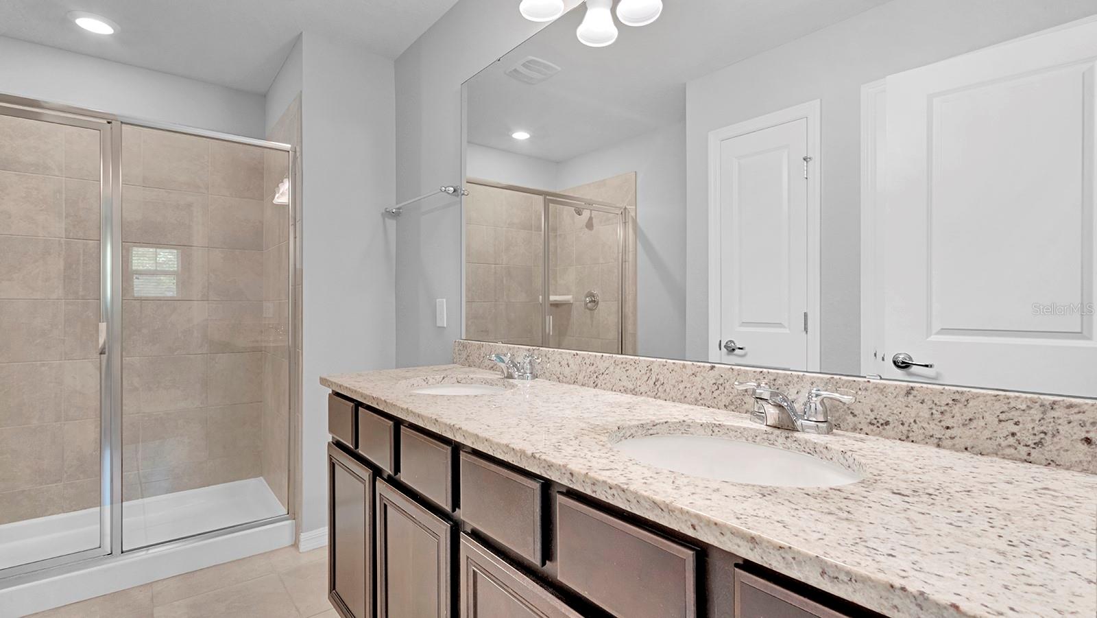 5044 Walker St Property Photo 15