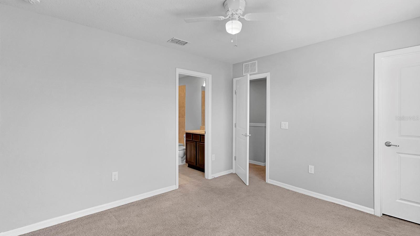 5044 Walker St Property Photo 17