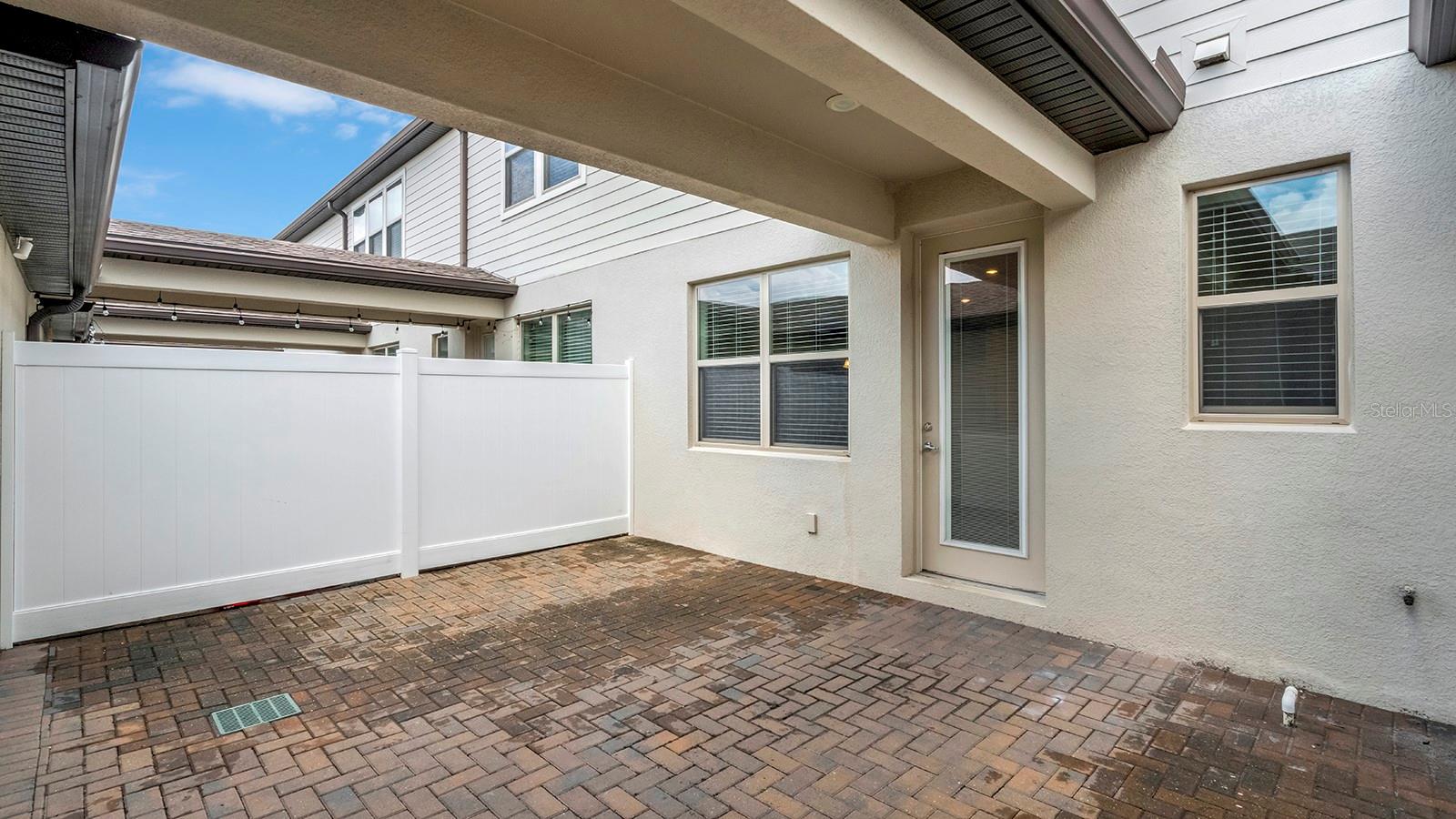 5044 Walker St Property Photo 23