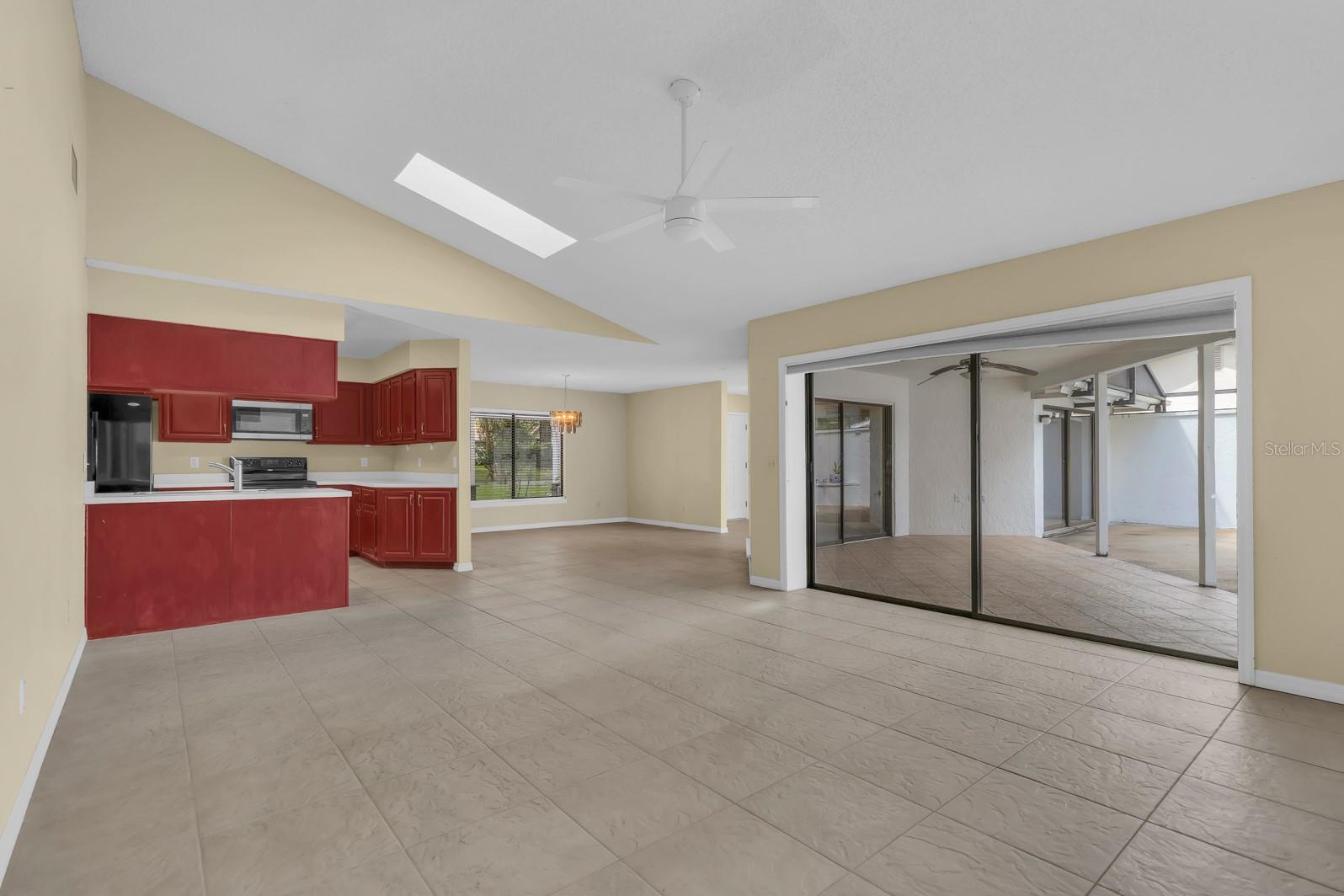 381 Haverlake Cir Property Photo 12