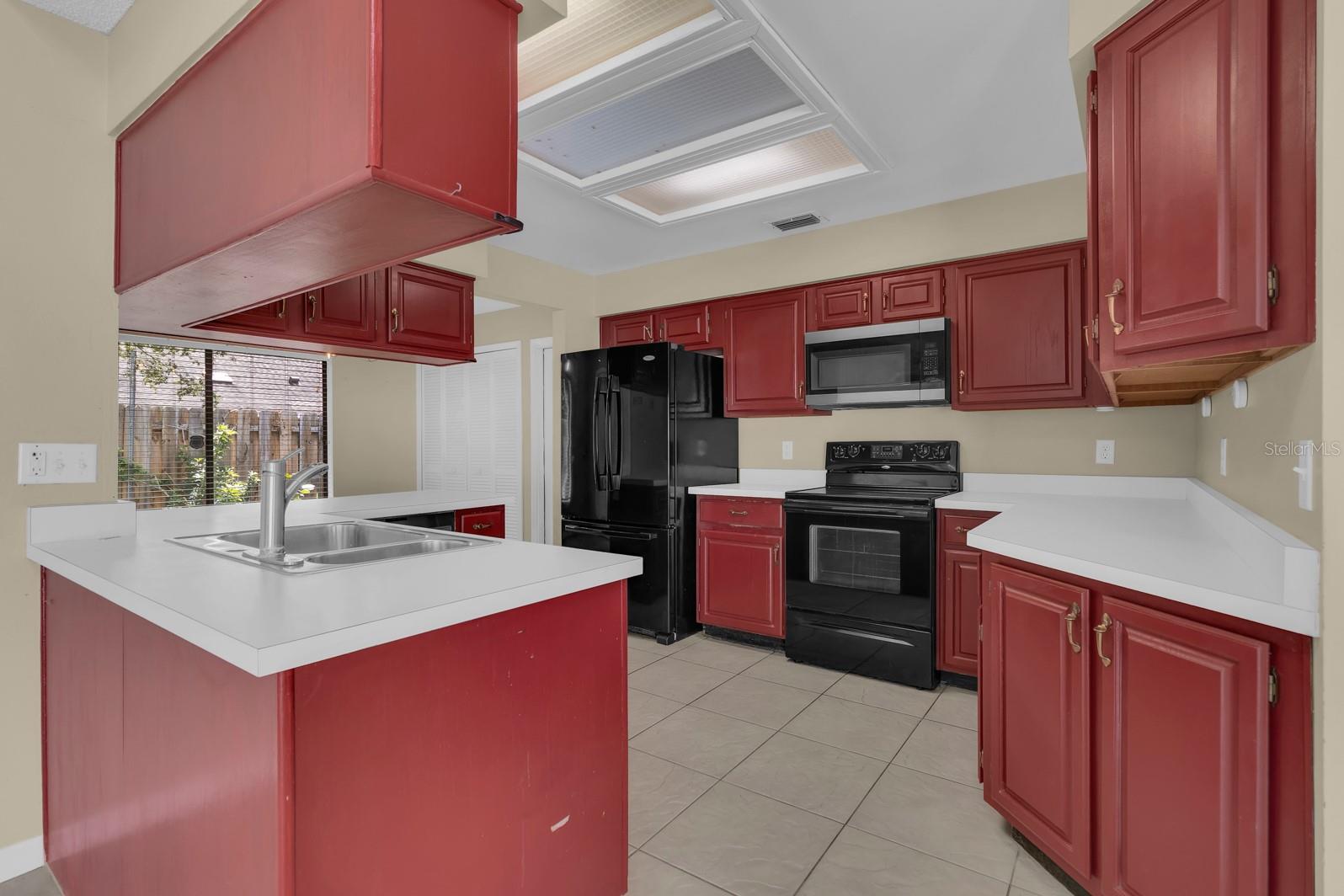 381 Haverlake Cir Property Photo 14