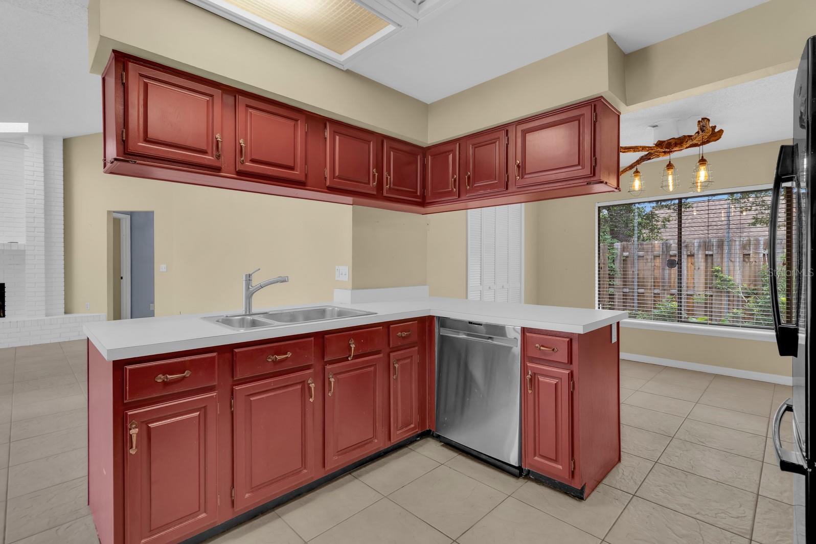 381 Haverlake Cir Property Photo 16