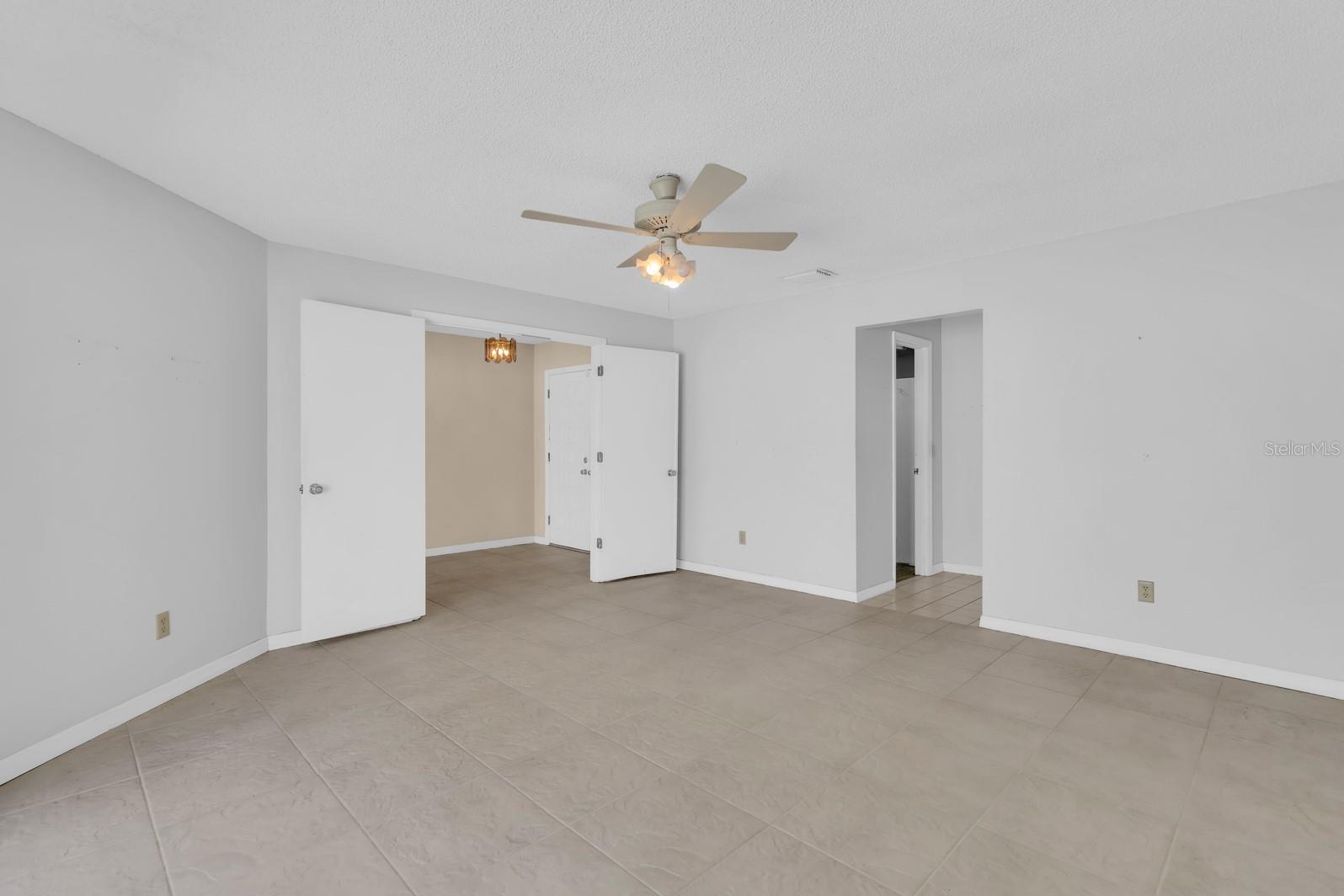 381 Haverlake Cir Property Photo 19