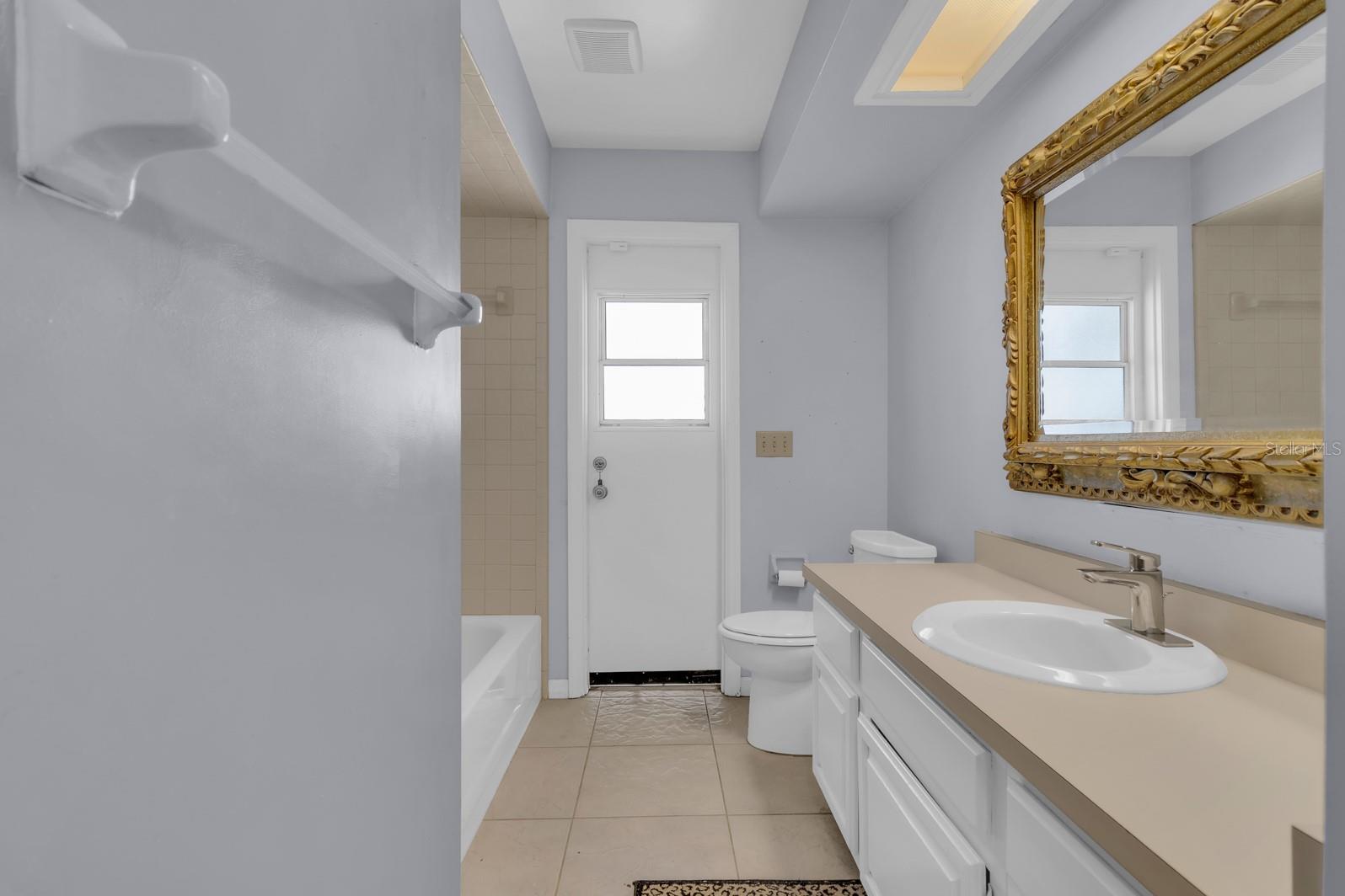 381 Haverlake Cir Property Photo 32