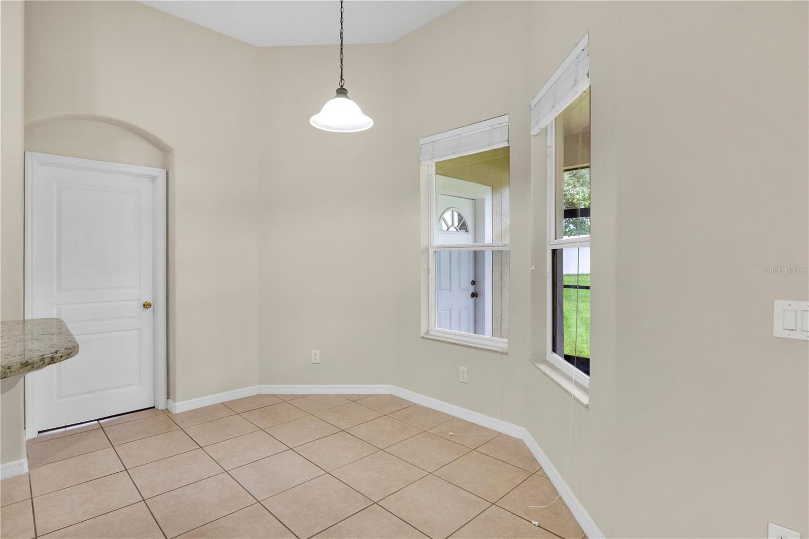 253 Beacon Pointe Dr Property Photo 13