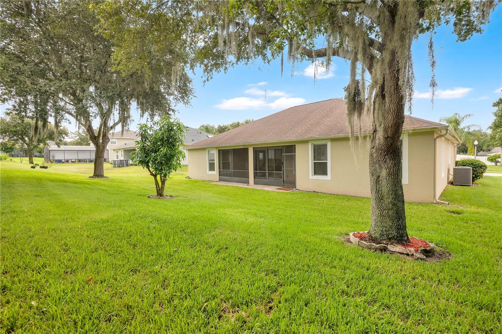 253 Beacon Pointe Dr Property Photo 26