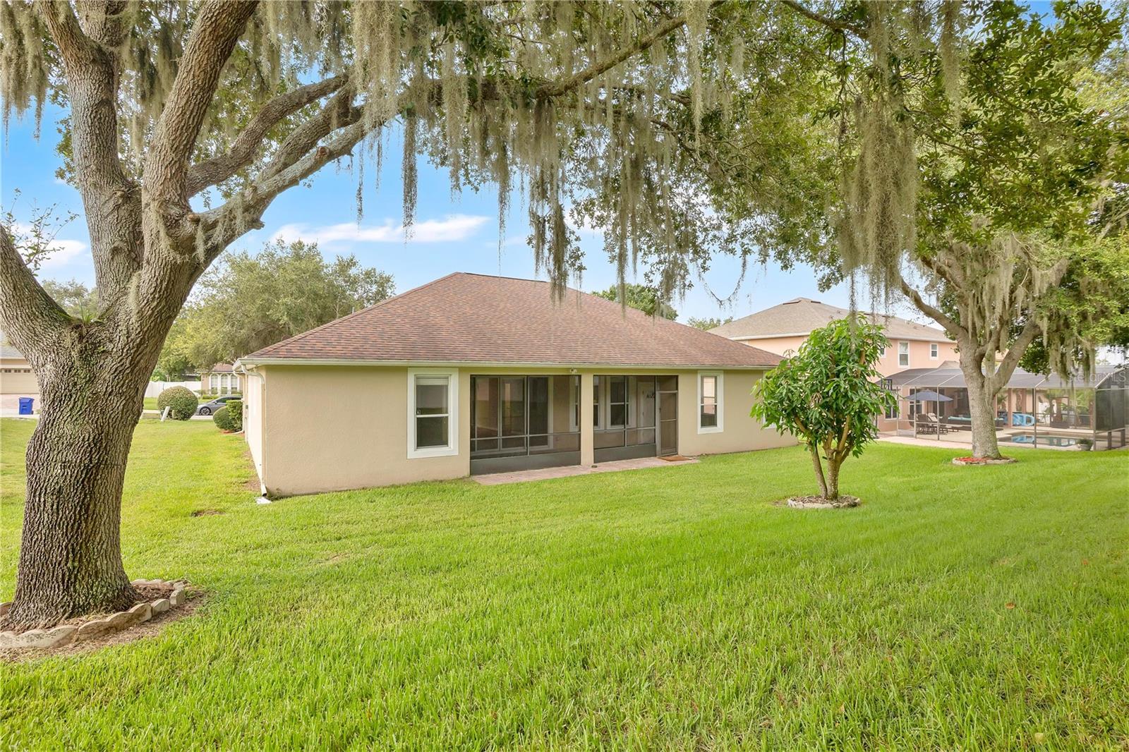 253 Beacon Pointe Dr Property Photo 27