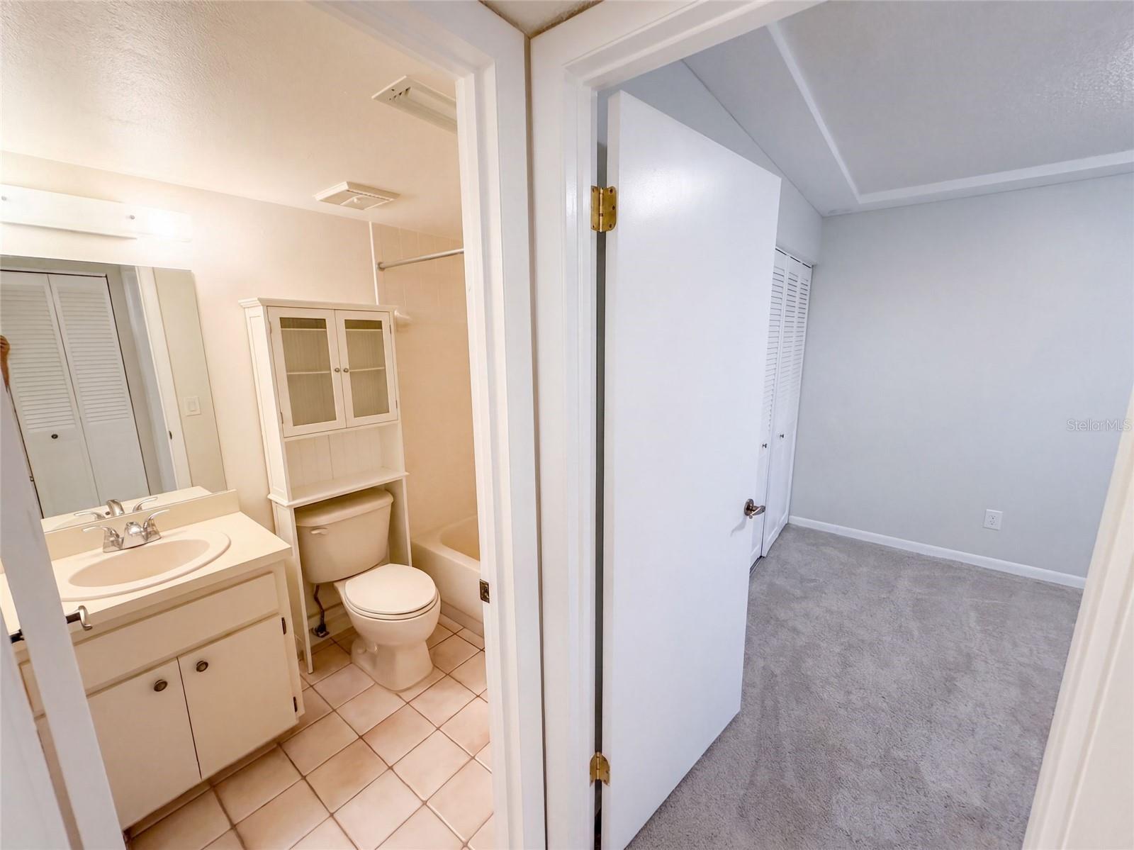 1465 Millstream Ln #104 Property Photo 11
