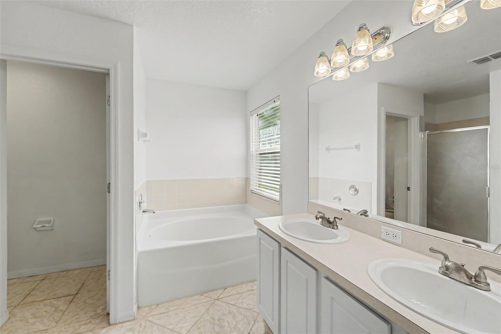 19431 Sandy Springs Cir Property Photo 16