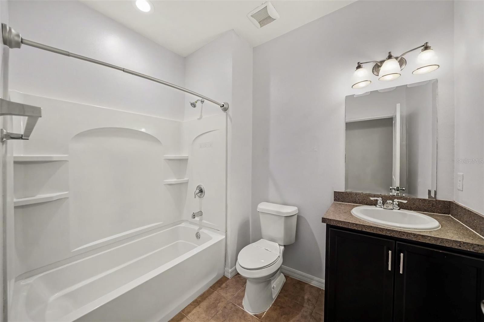 1102 Canyon Oaks Dr Property Photo 5