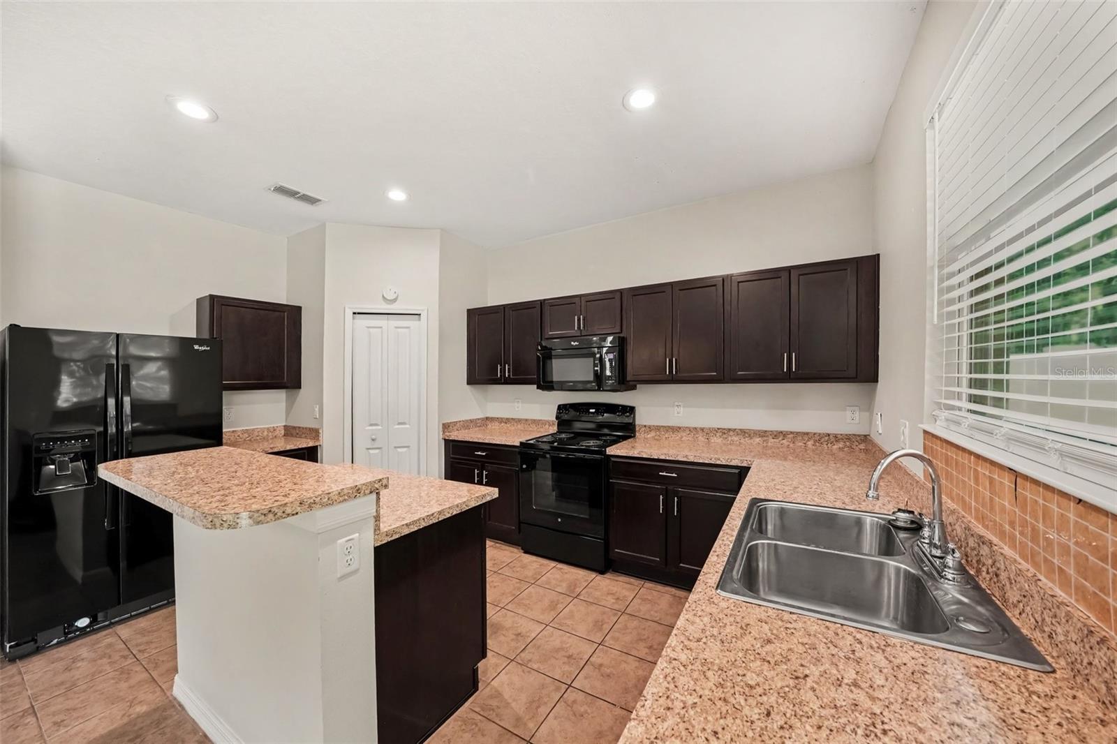 1102 Canyon Oaks Dr Property Photo 15