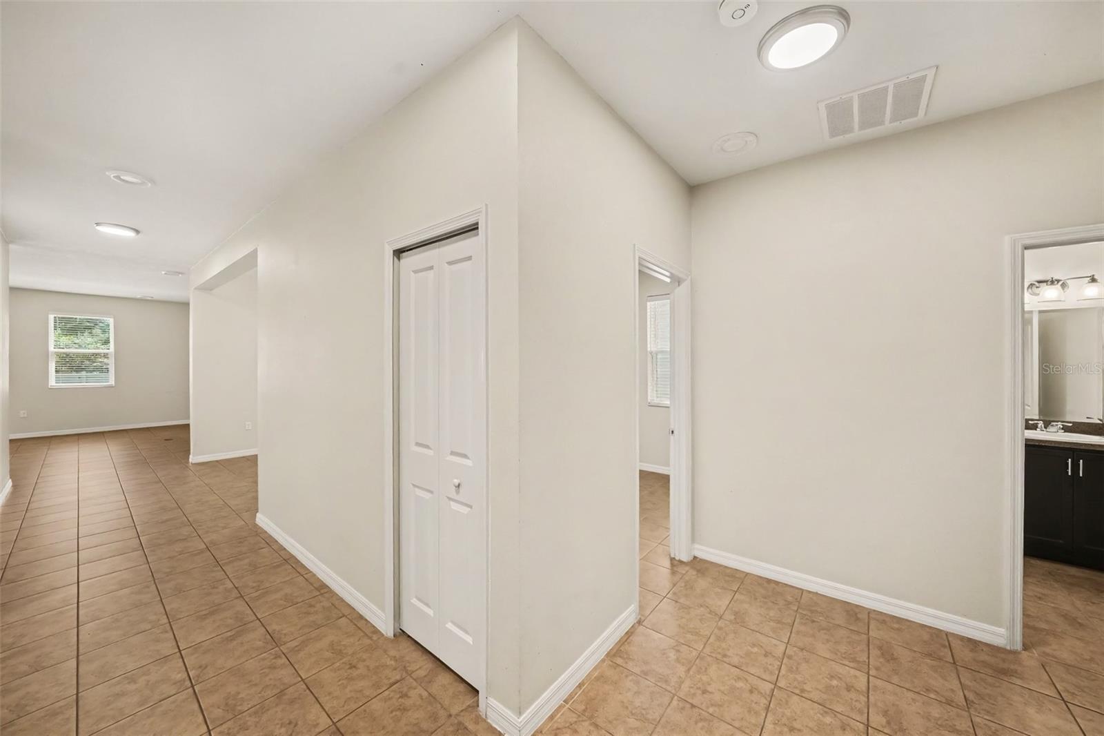 1102 Canyon Oaks Dr Property Photo 17