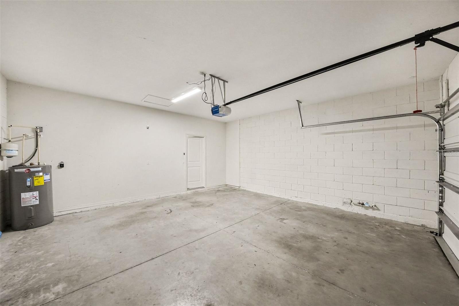1102 Canyon Oaks Dr Property Photo 26