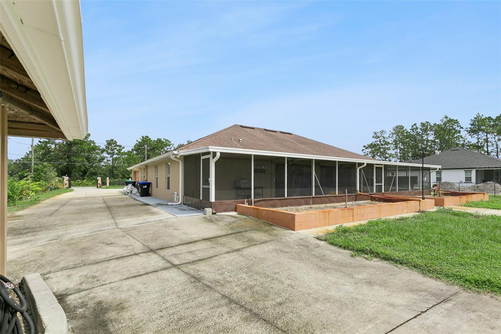 19532 Sheldon St Property Photo 44
