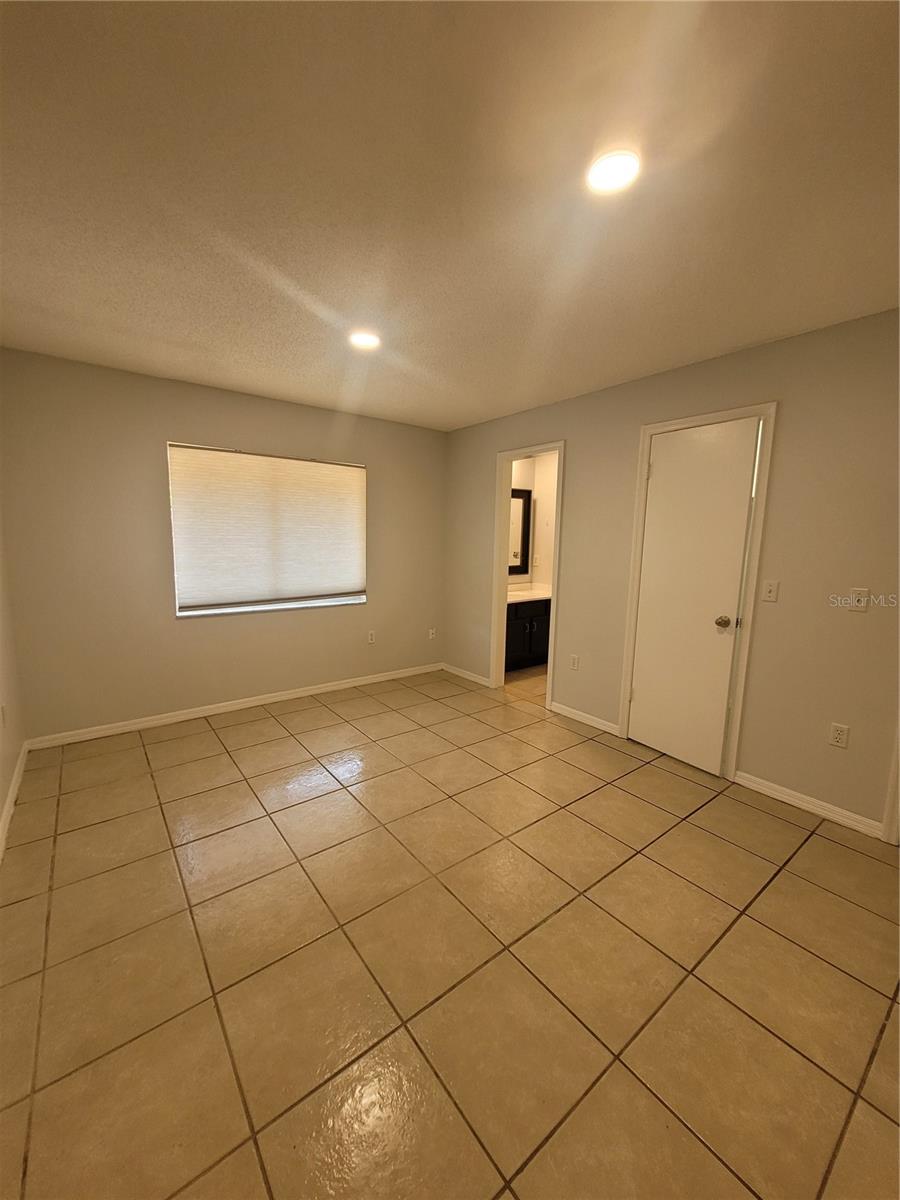 937 Aragon Ave Property Photo 12
