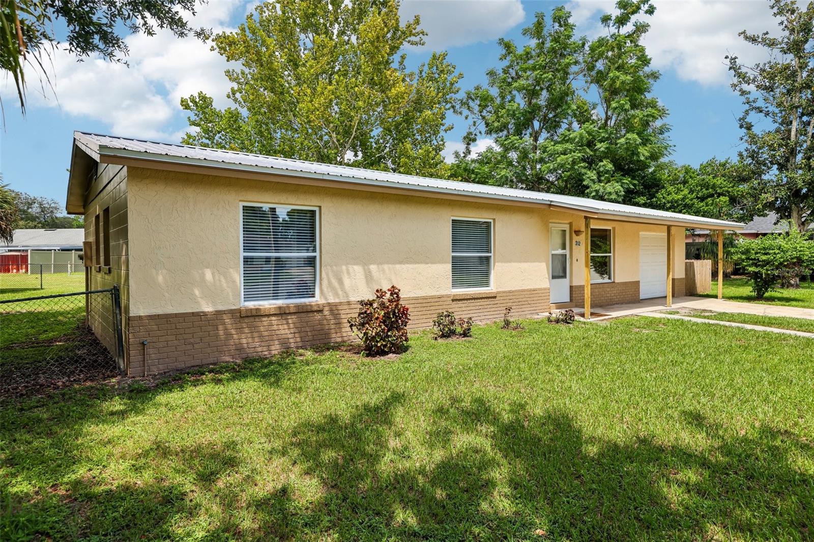 312 Loch Low Ln Property Photo 1