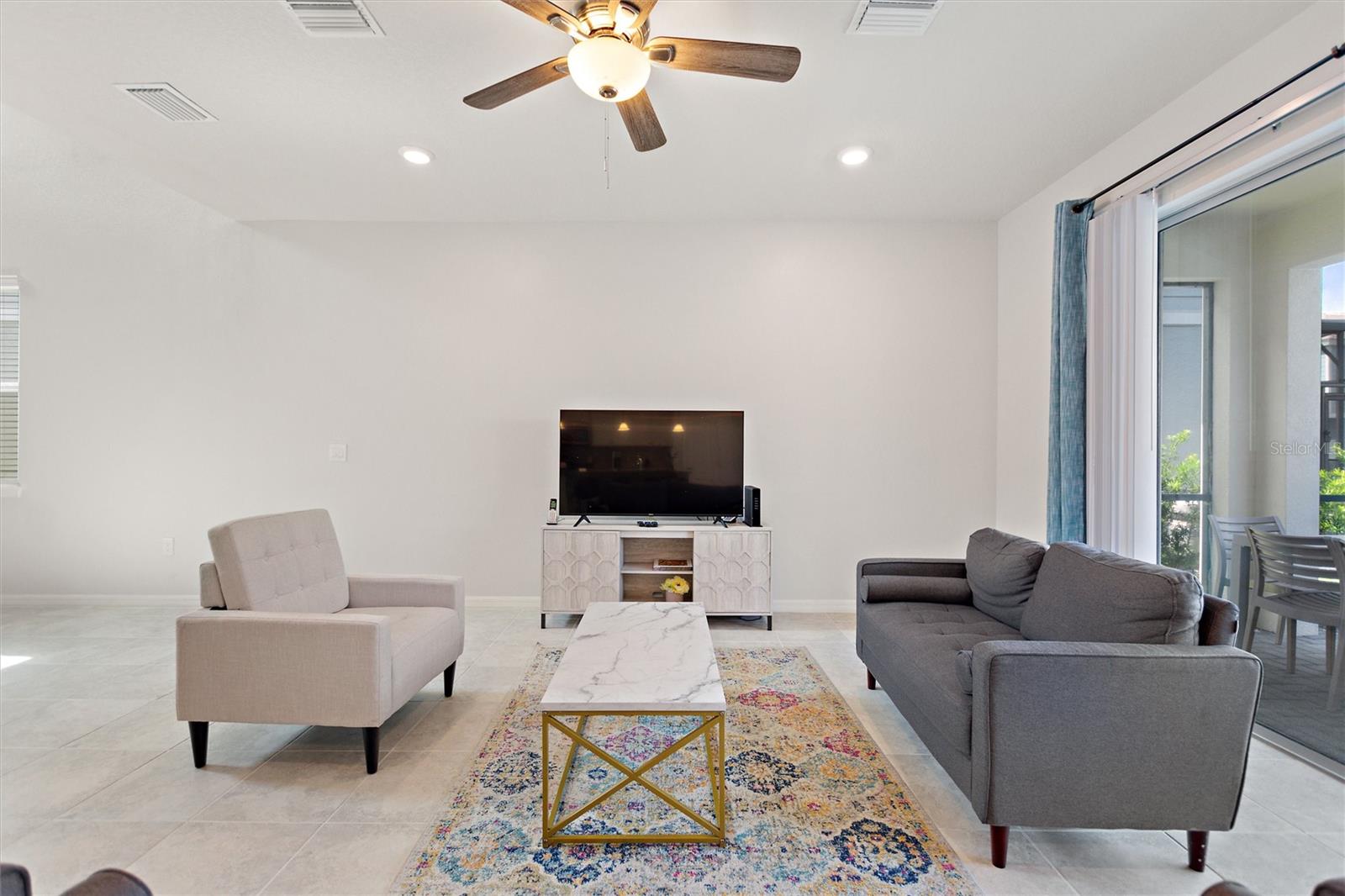 7384 Oakmoss Loop Property Photo 6