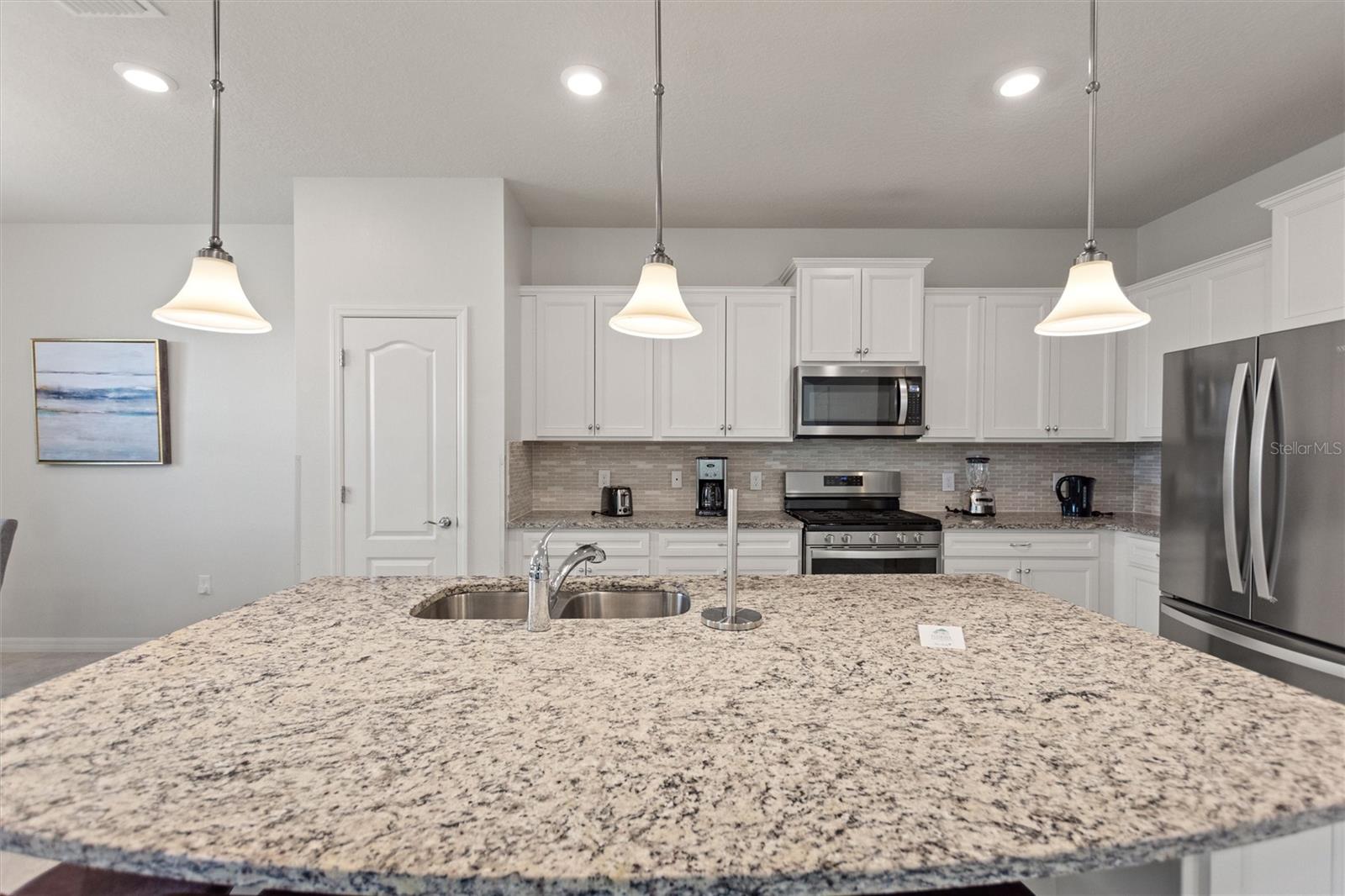 7384 Oakmoss Loop Property Photo 8
