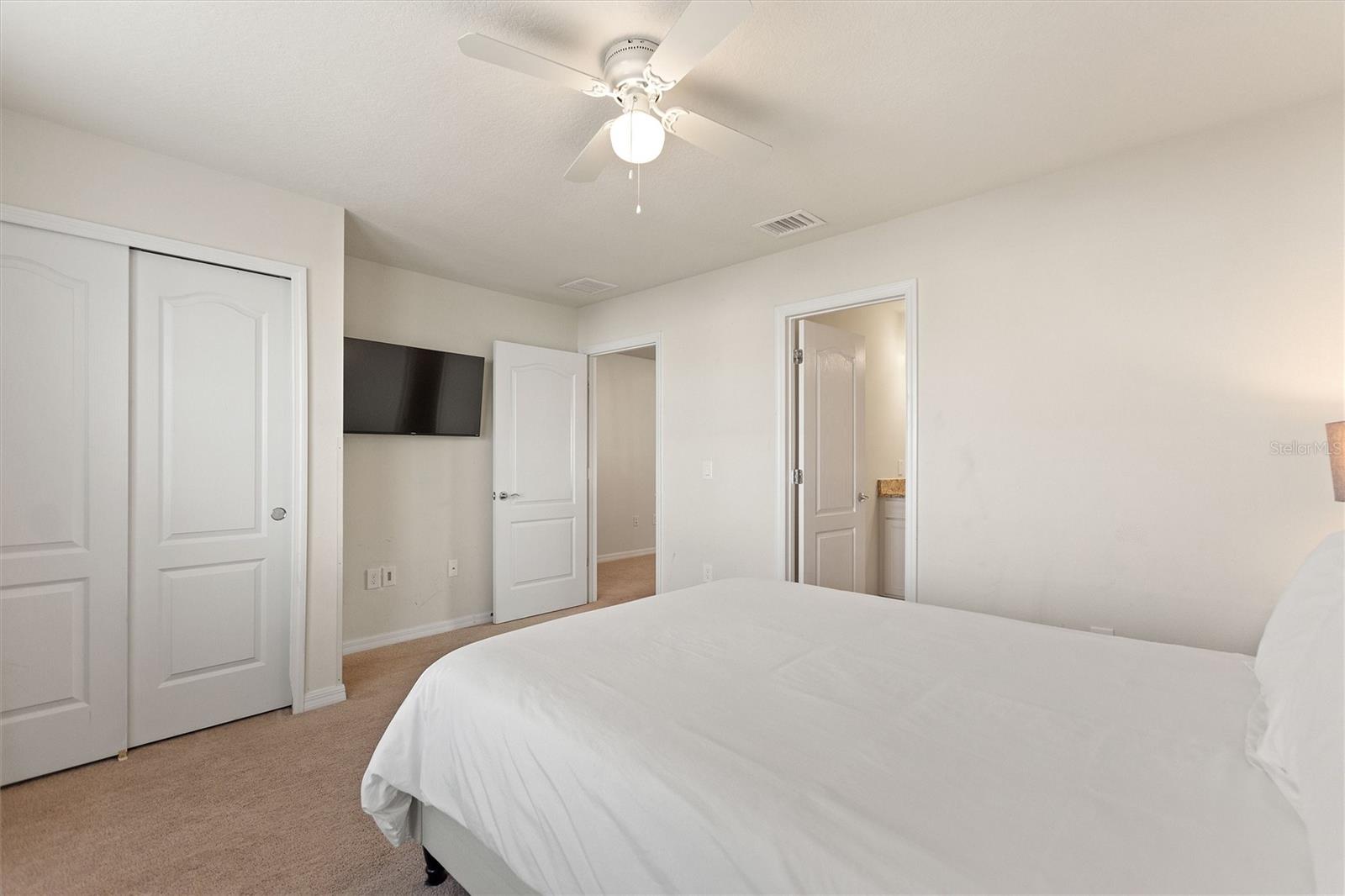 7384 Oakmoss Loop Property Photo 18