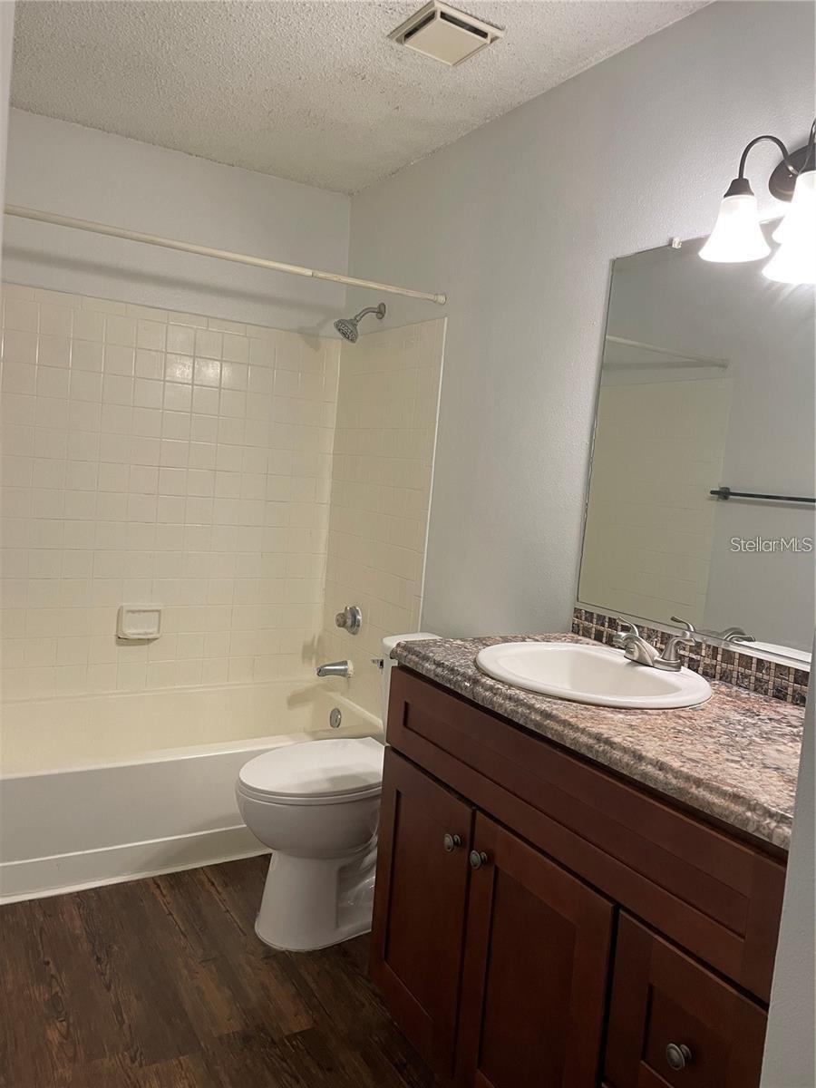 232 Afton Sq #207 Property Photo 14