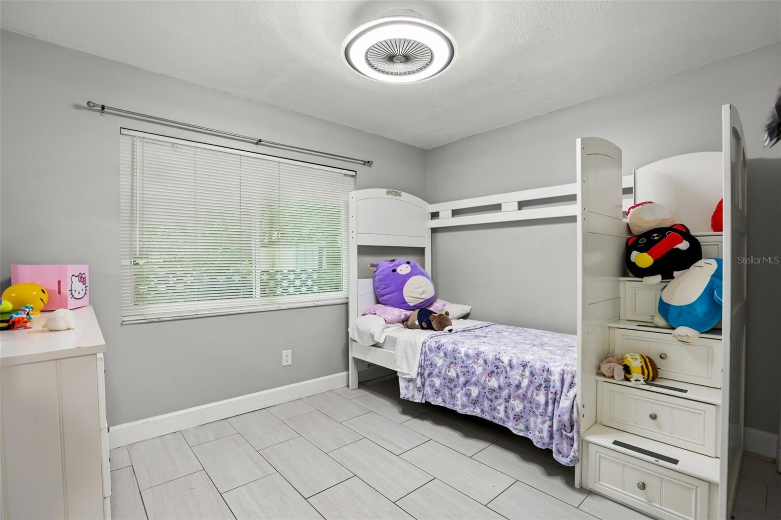 911 Alameda Dr Property Photo 31