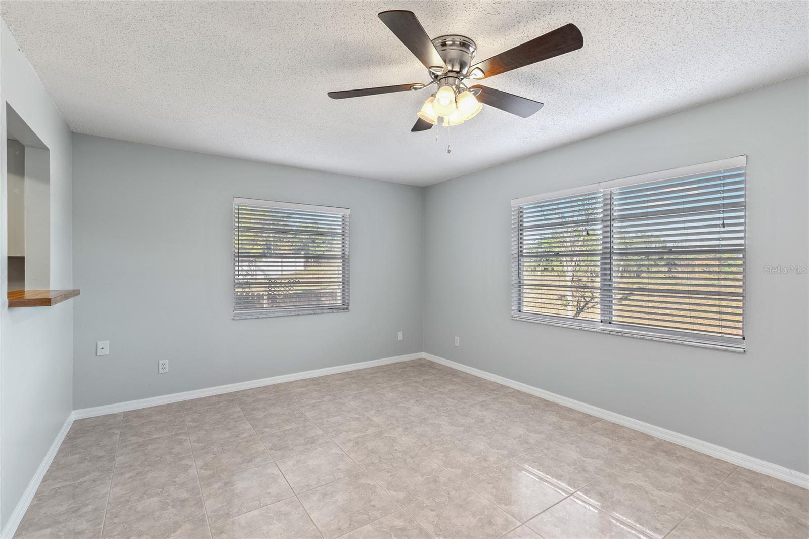 2711 N Dellwood Dr Property Photo 4