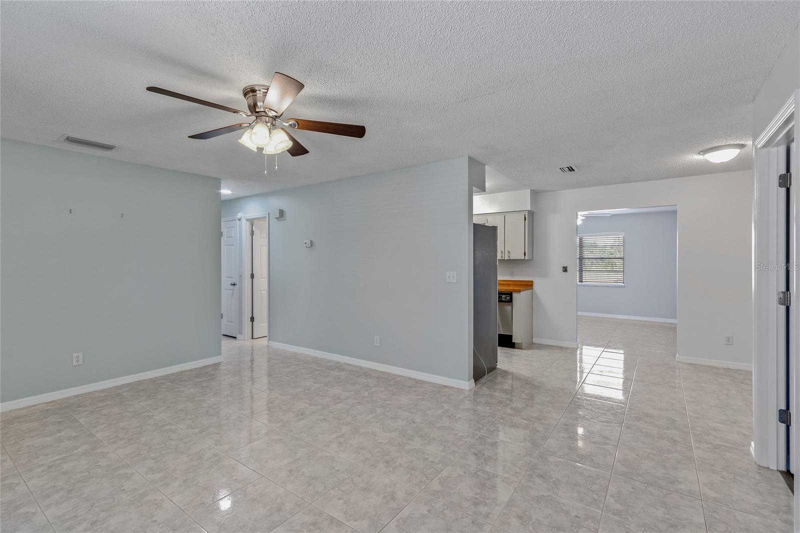 2711 N Dellwood Dr Property Photo 8