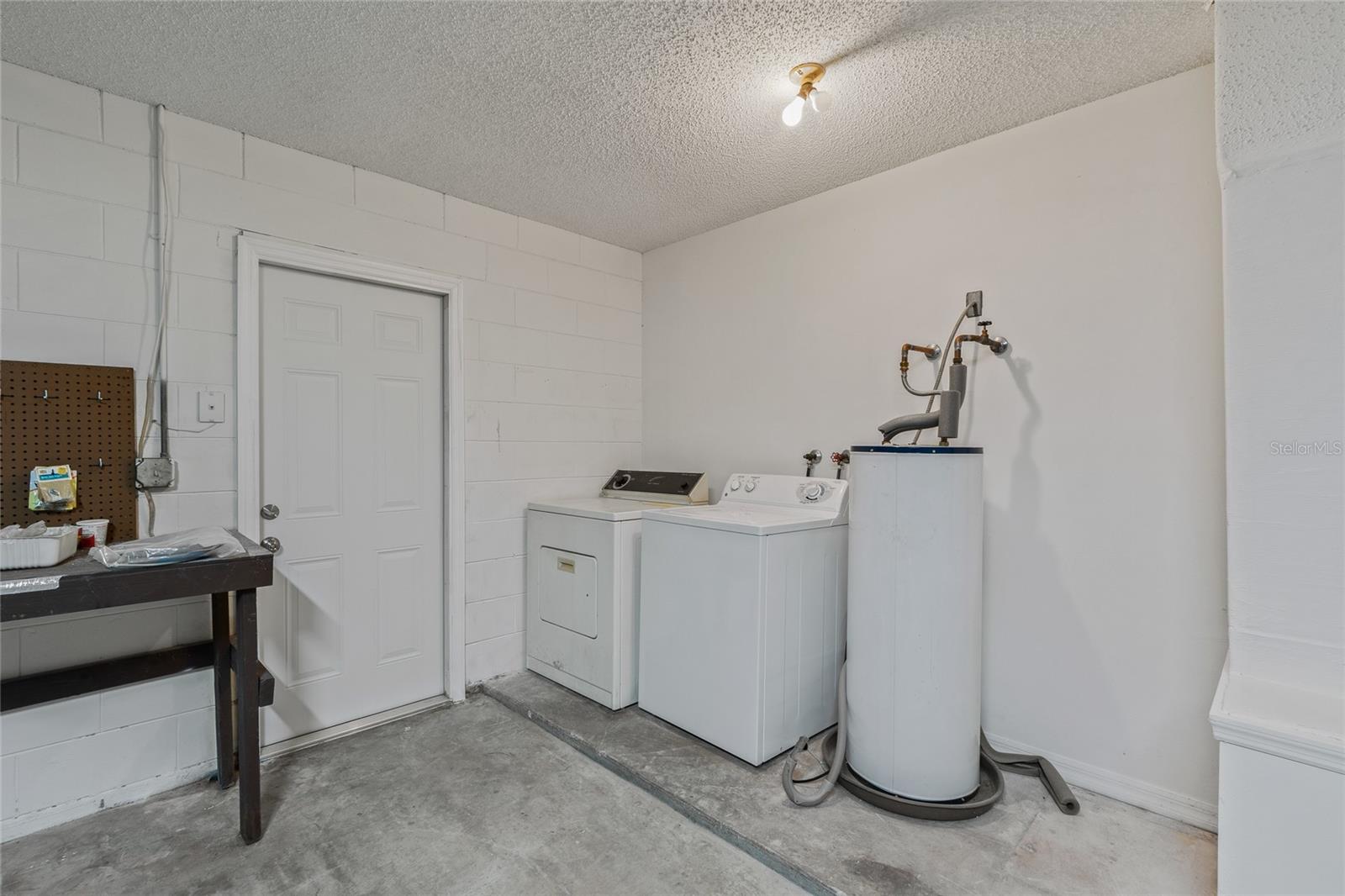 2711 N Dellwood Dr Property Photo 11