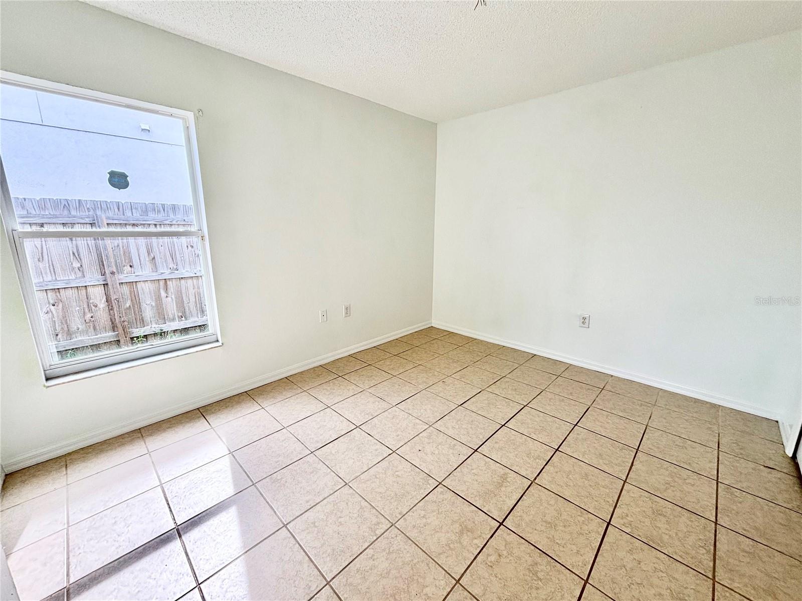 362 Aylesbury Ct Property Photo 8