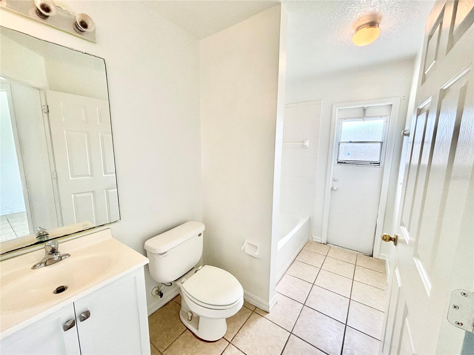 362 Aylesbury Ct Property Photo 10