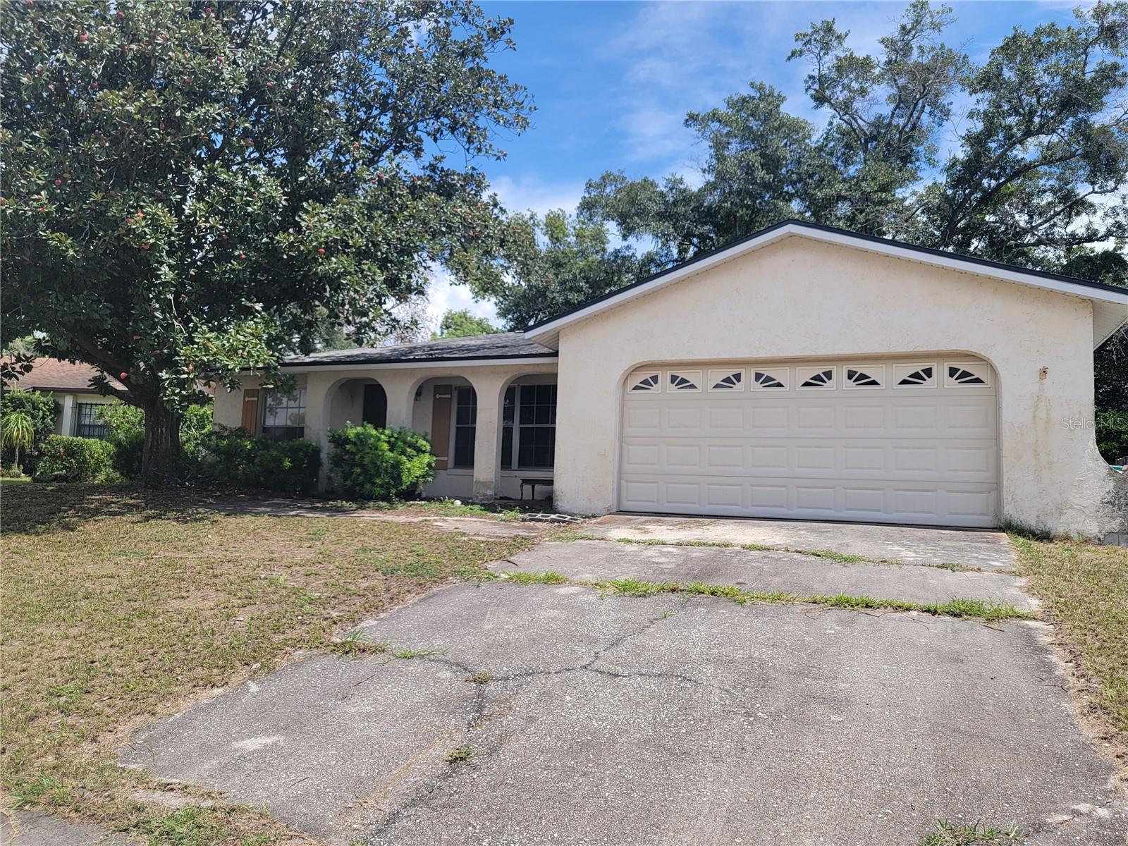 8439 BAY OAK CT