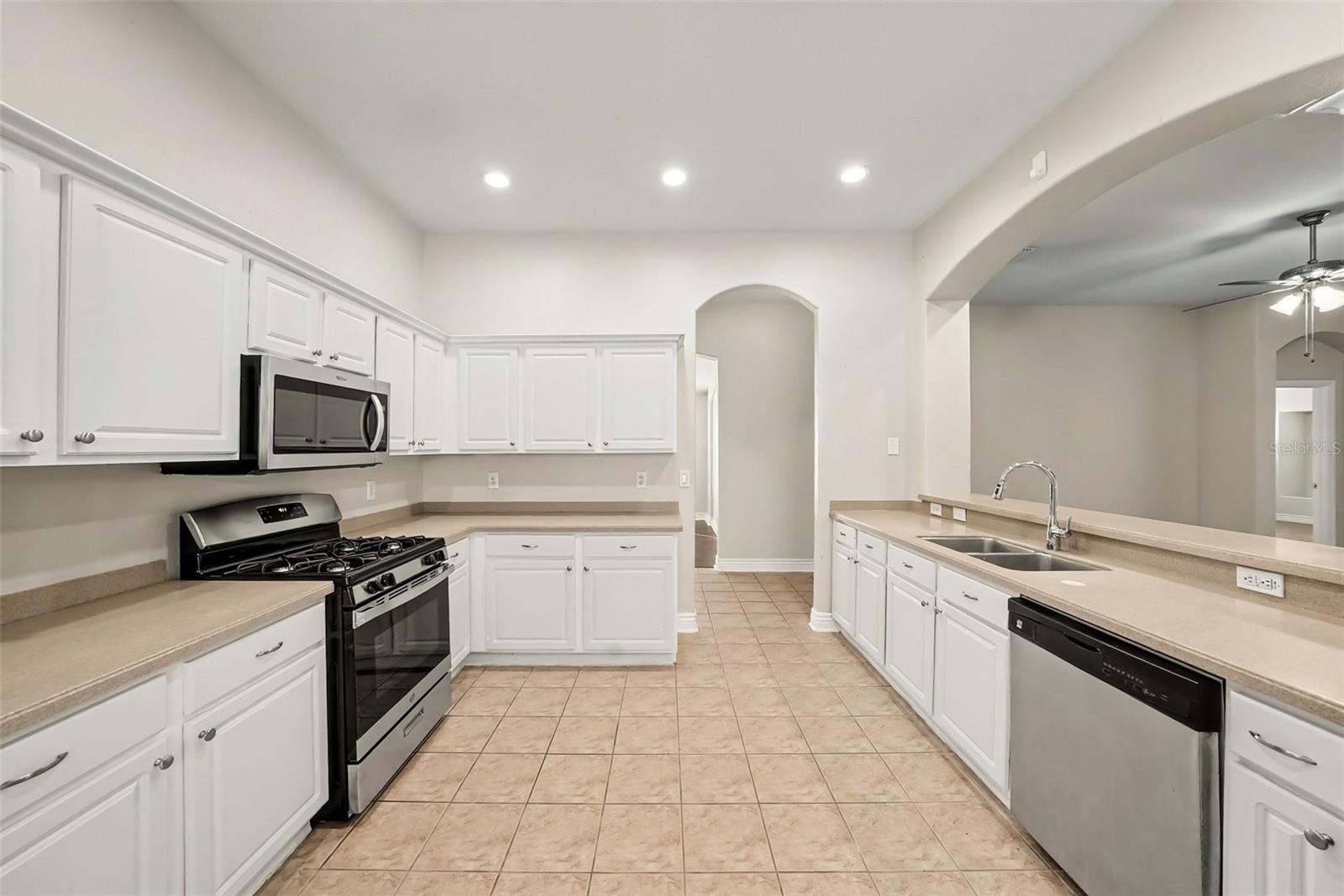 16312 Bridgecrossing Dr Property Photo 9