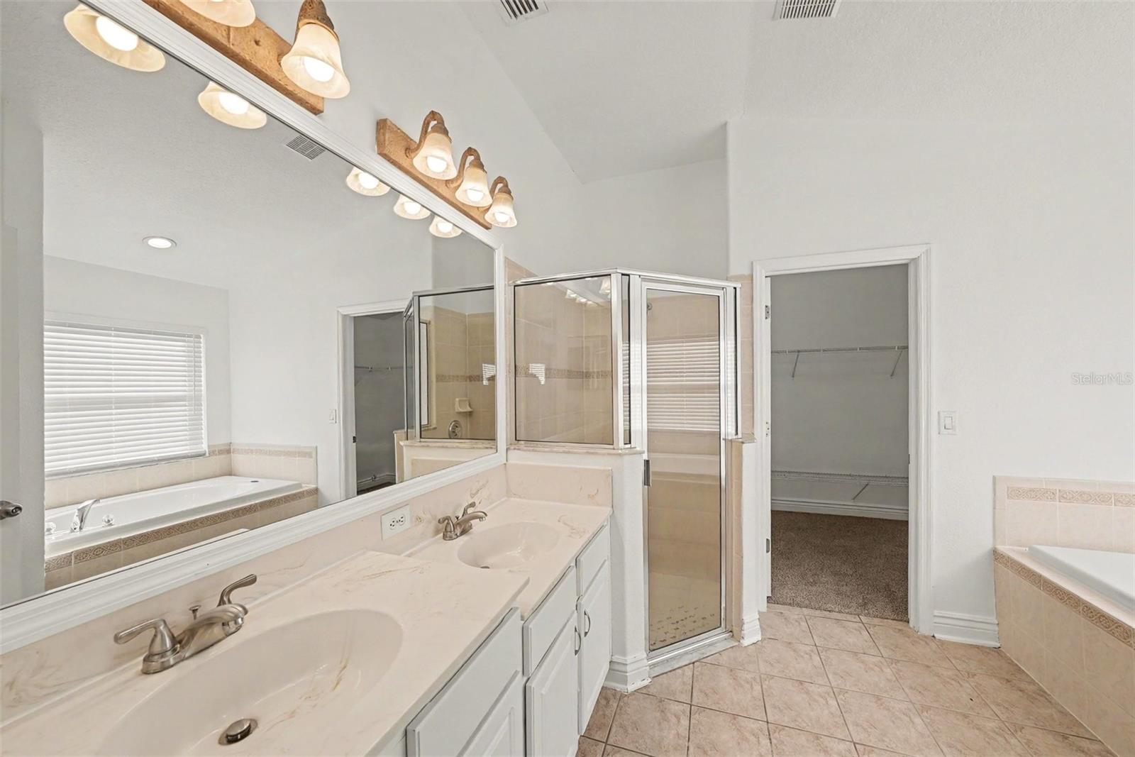 16312 Bridgecrossing Dr Property Photo 17