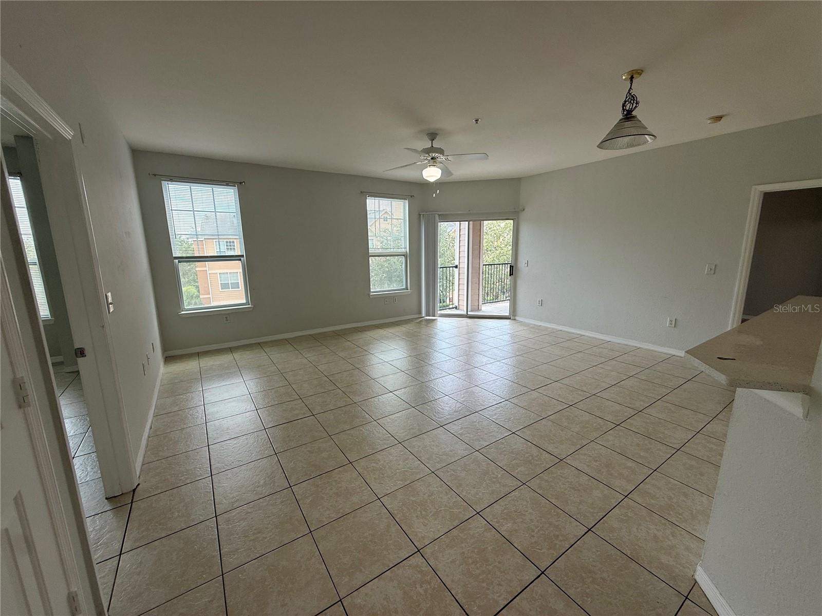 2000 Erving Cir #303 Property Photo 2