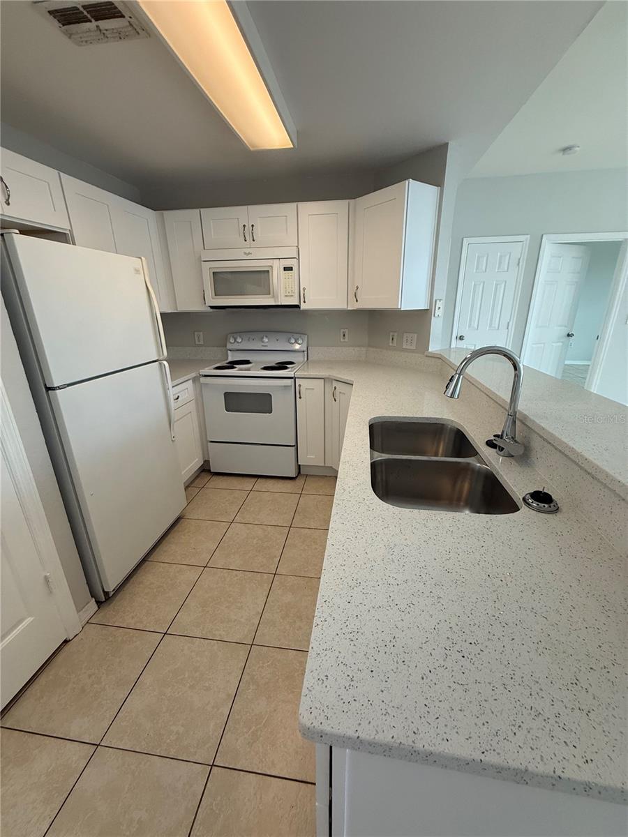 2000 Erving Cir #303 Property Photo 5