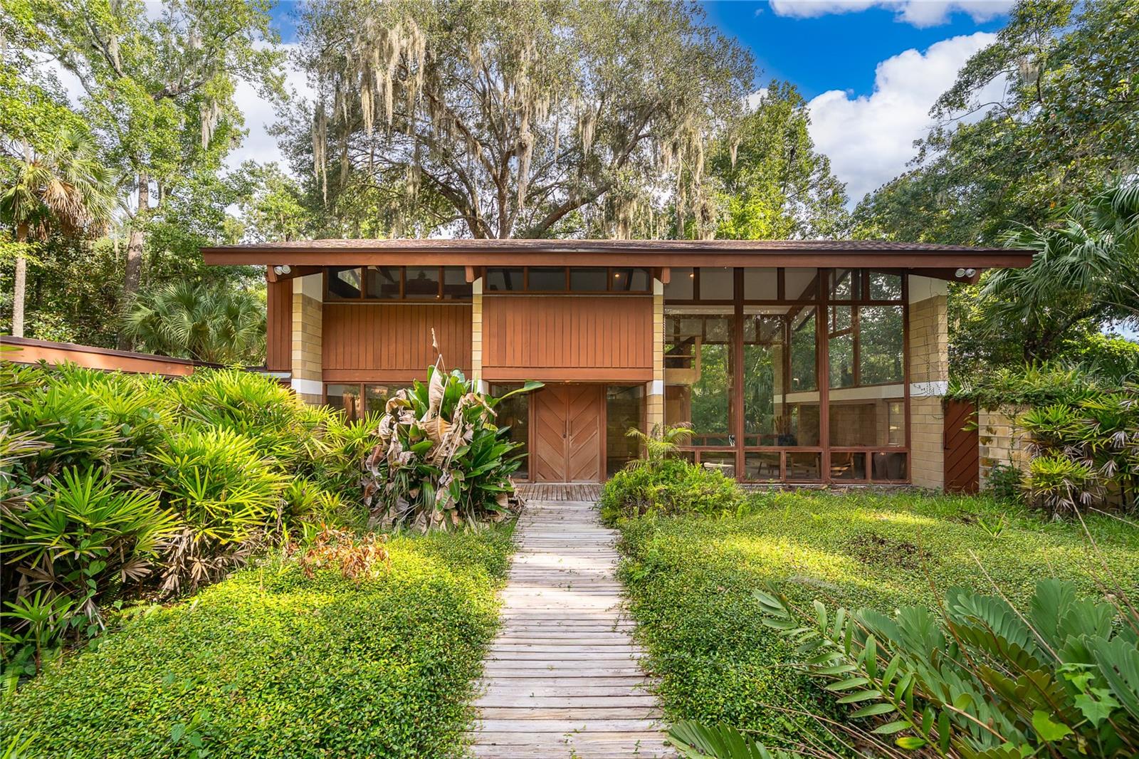 291 MAPLE CT