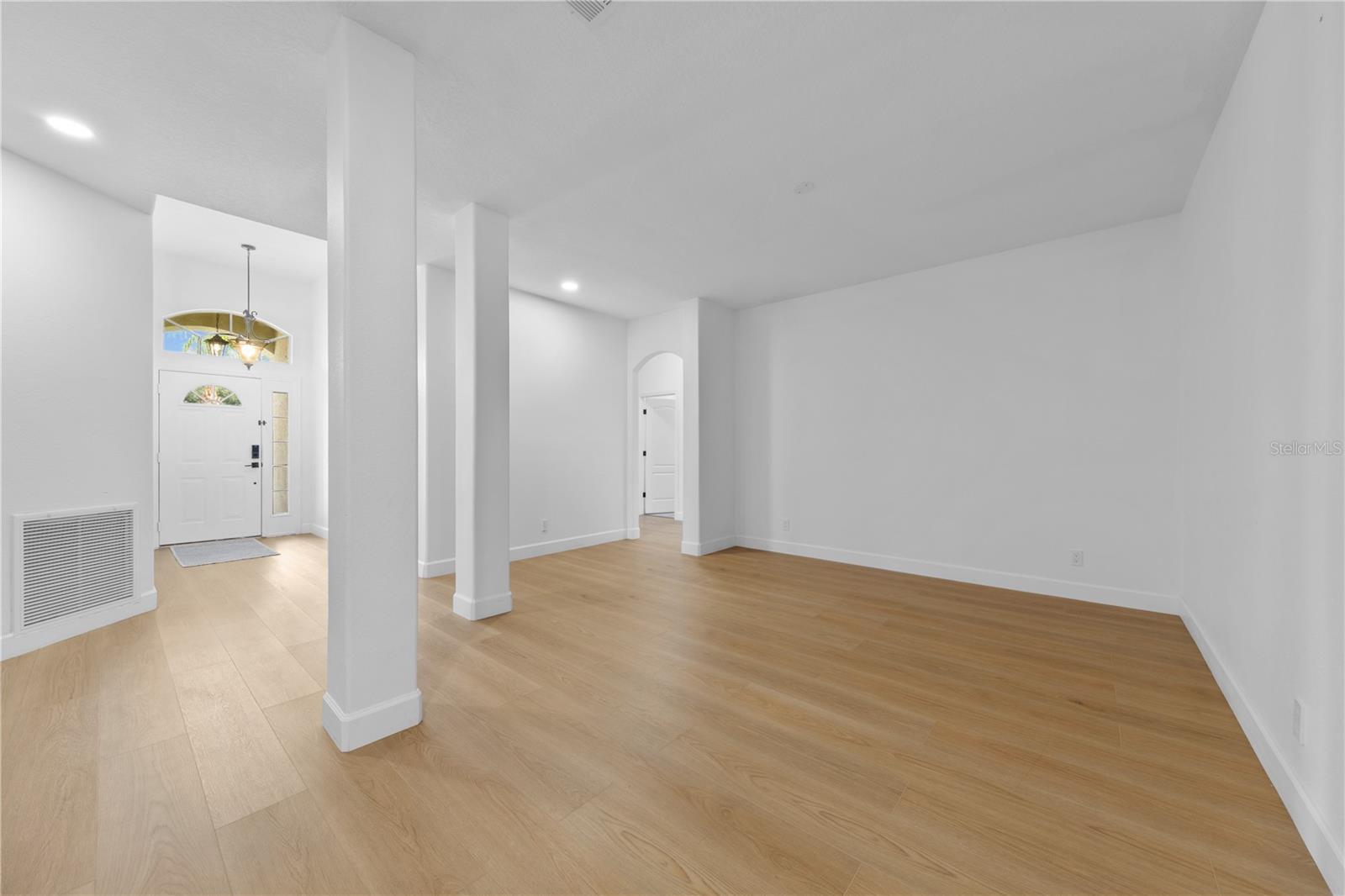 14424 Babylon Way Property Photo 10