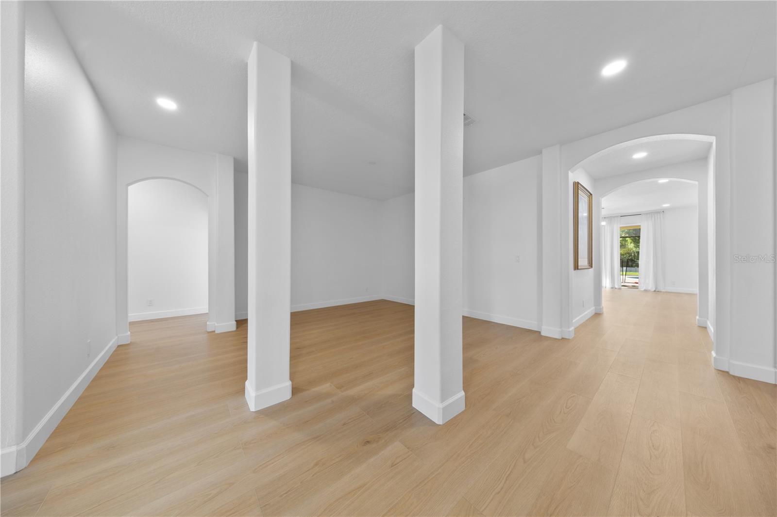 14424 Babylon Way Property Photo 11