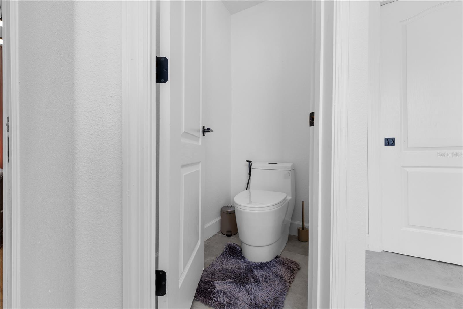 14424 Babylon Way Property Photo 40