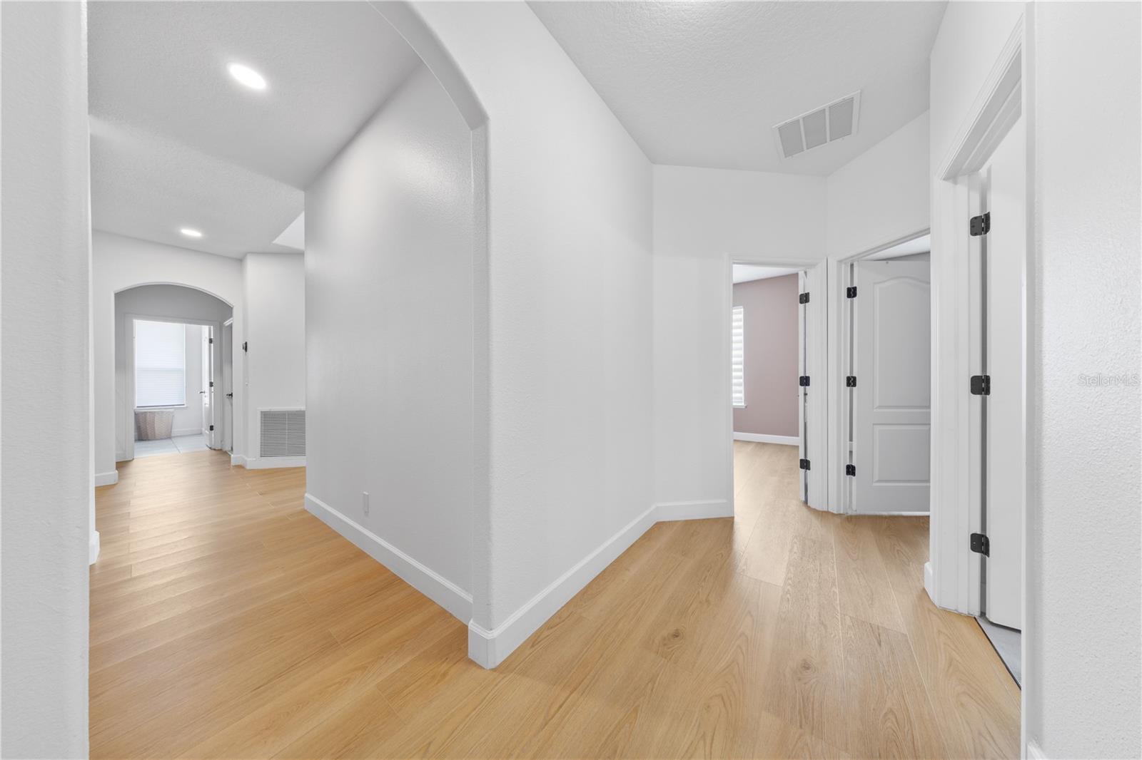 14424 Babylon Way Property Photo 43