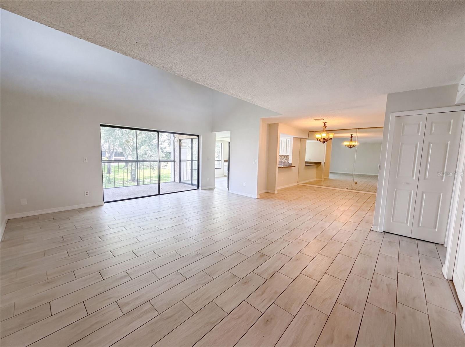 4747 Puritan Cir #523 Property Photo 6
