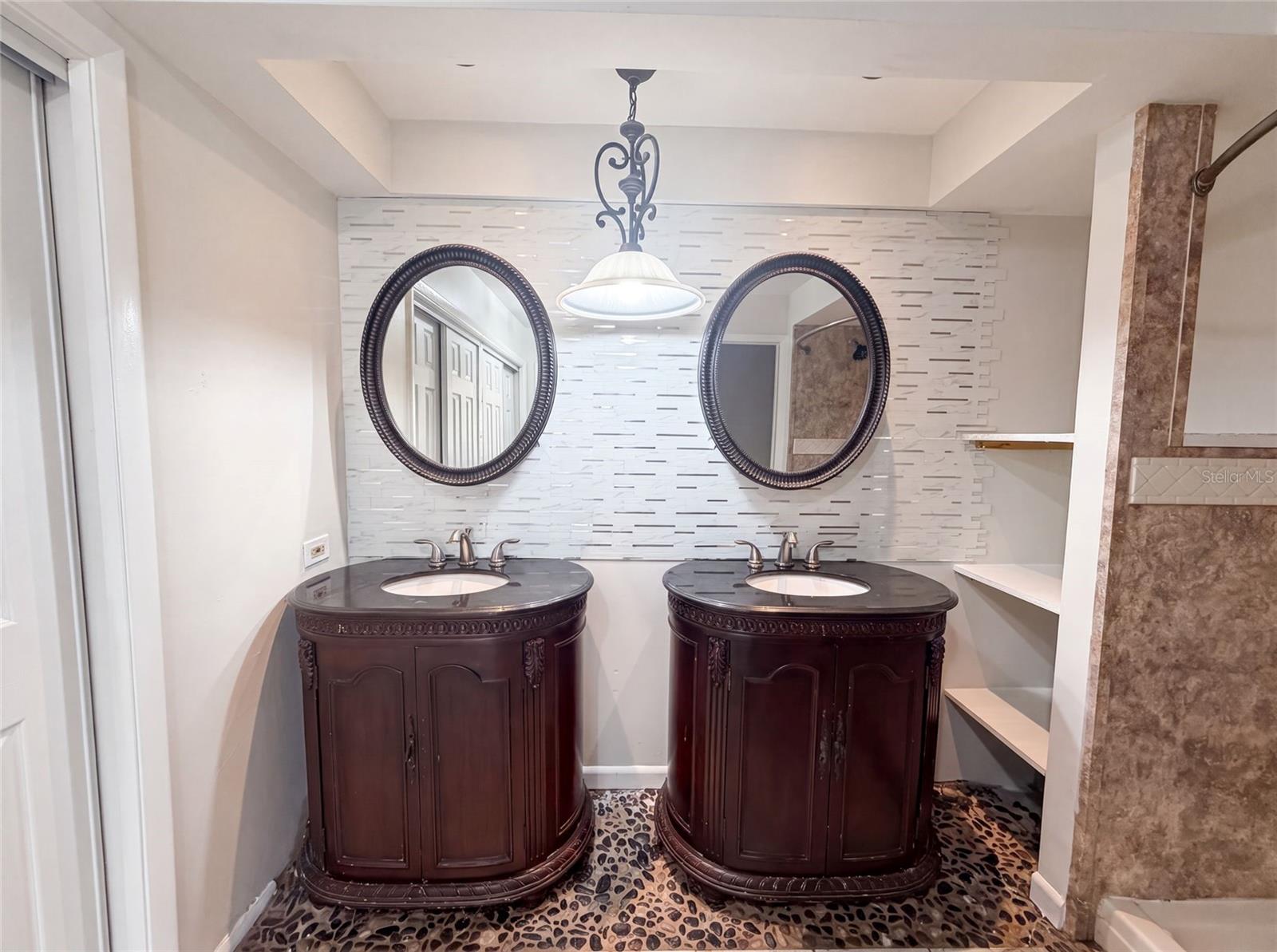 4747 Puritan Cir #523 Property Photo 9